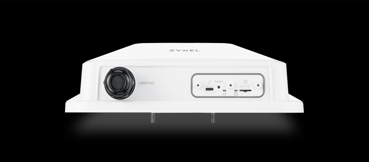 Zyxel Nebula FWA710 5G Outdoor PoE Router med 1 års Nebula Pro Licens